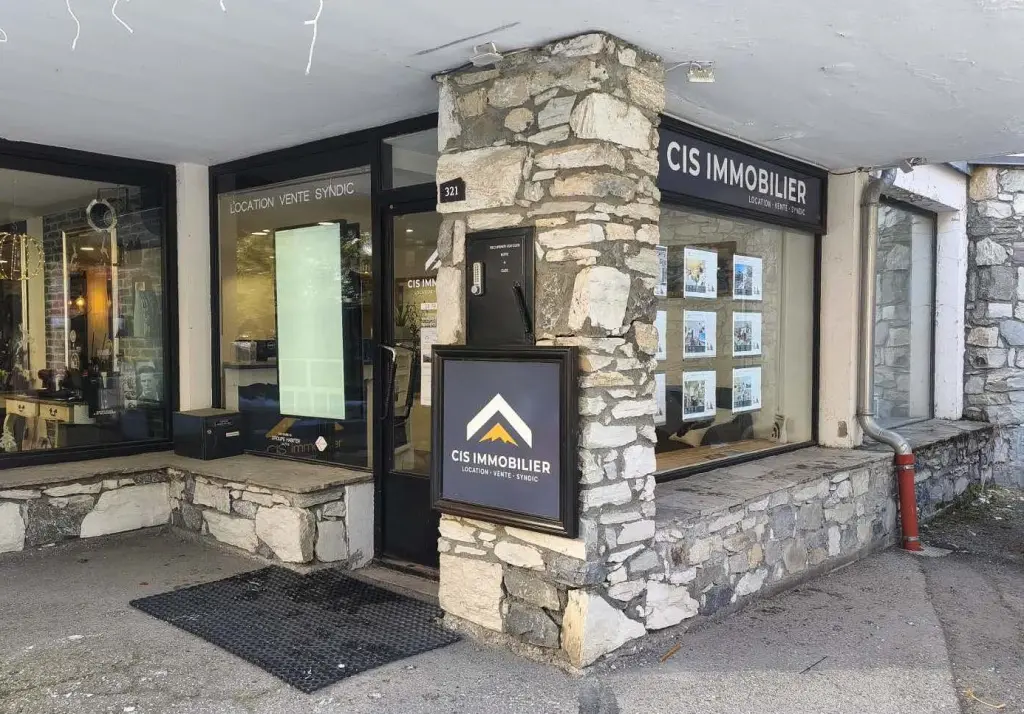vitrine agence immobiliere cis tignes