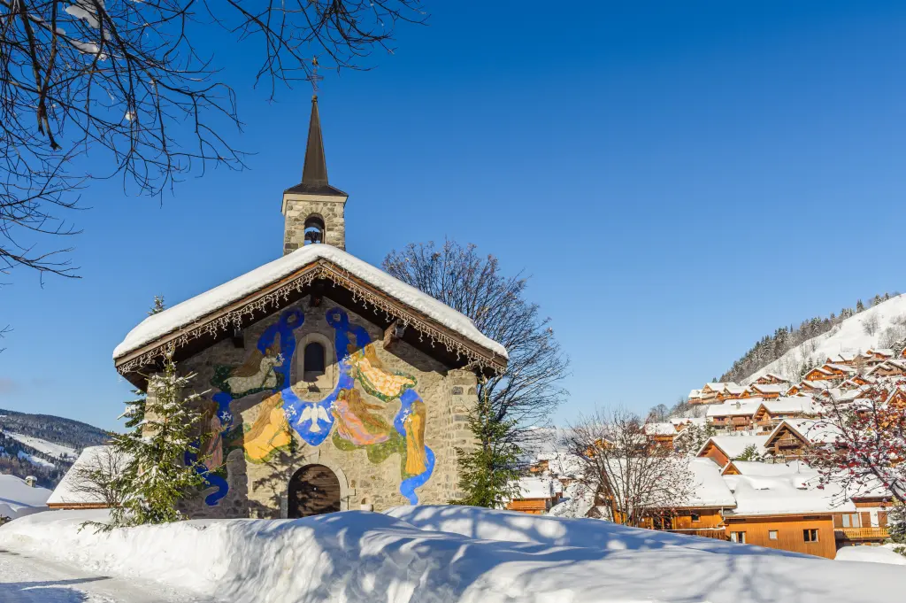 la chapelle de Mussillon, Notre Dame des Neiges dans le village de Méribel
