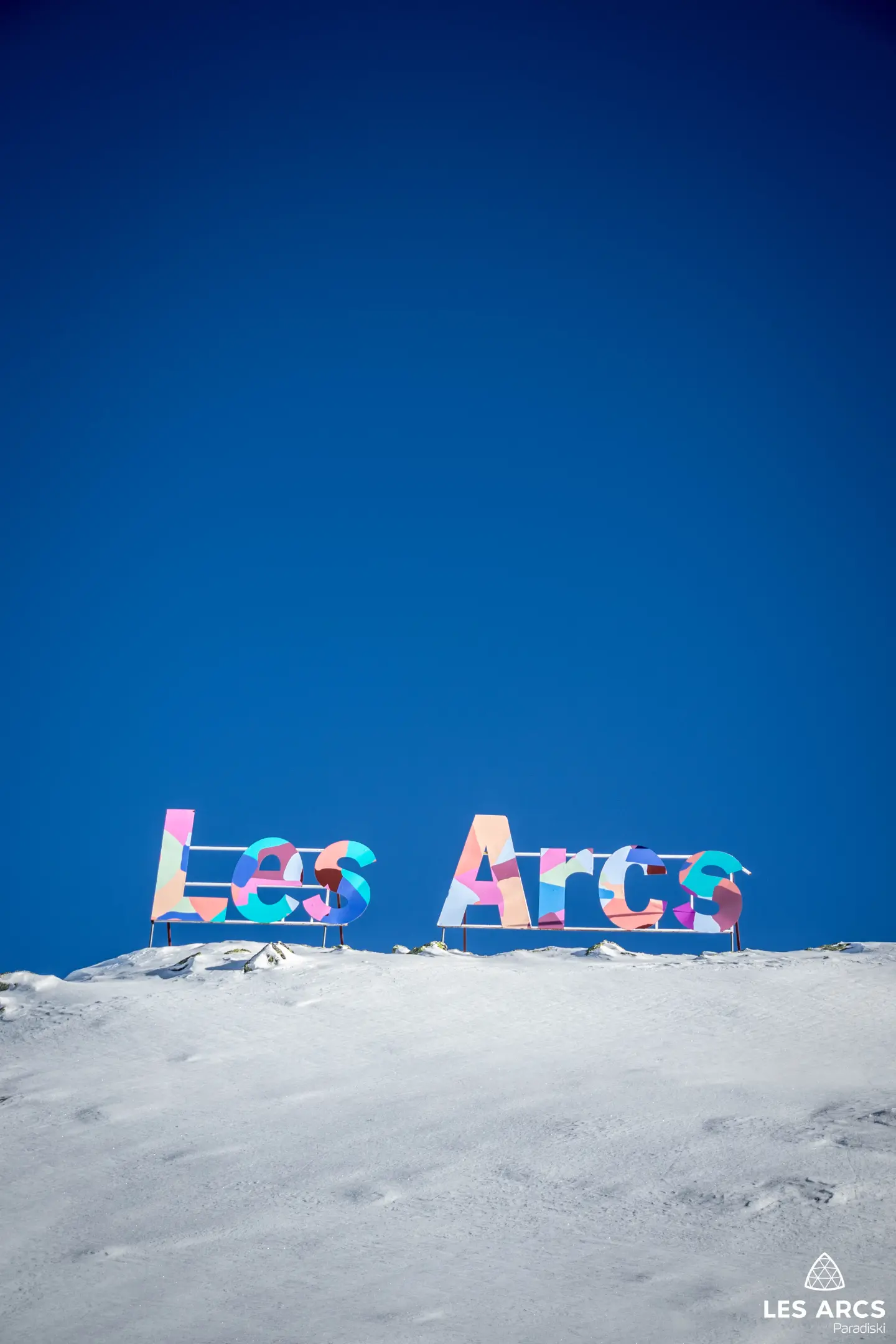 écriteau les arcs dans la neige