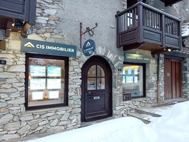 vitrine agence immobiliere cis val d'isere