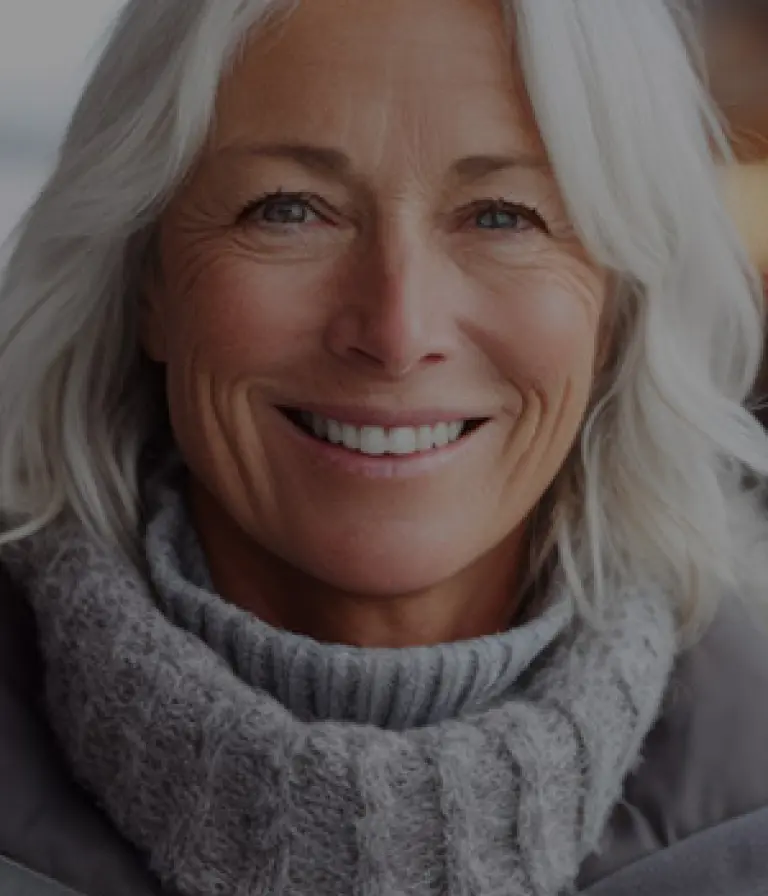 femme agée souriante